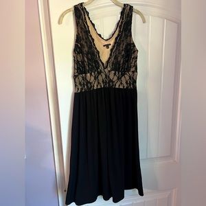 Molly New York Black with lace detail Cocktail Dress NWOT Size Small